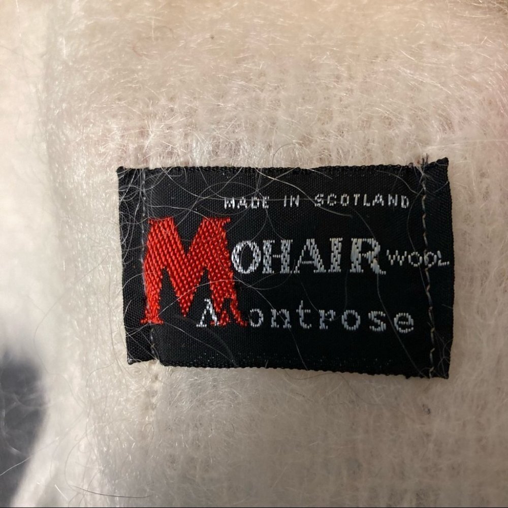 MONTROSE Mohair Wool Made In Scotland Super Soft and Cozy Fringe Scarf - Picture 3 of 3